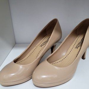 city classified comfort heels